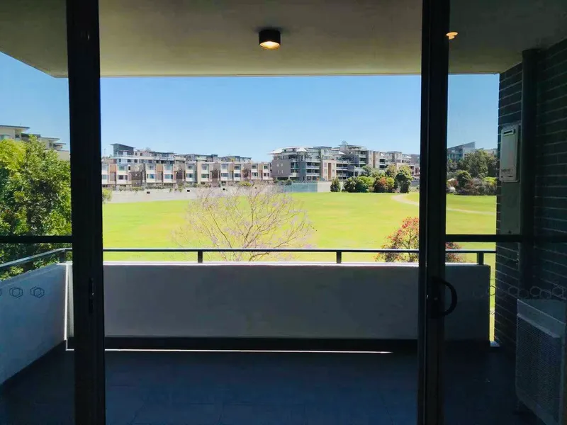 Park view - large 2 bedroom Apartment