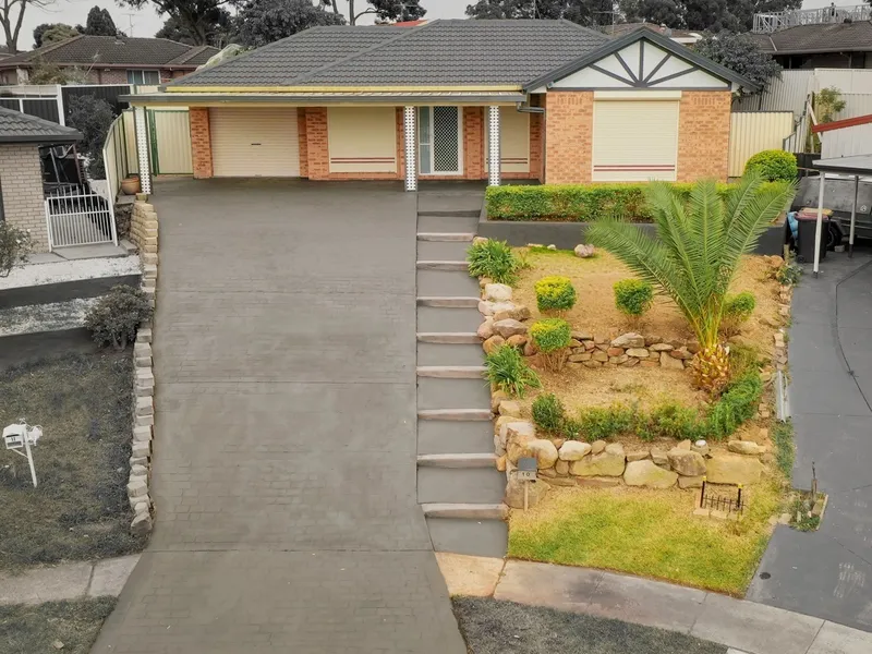 Perfect Family Home - Convenient Location!