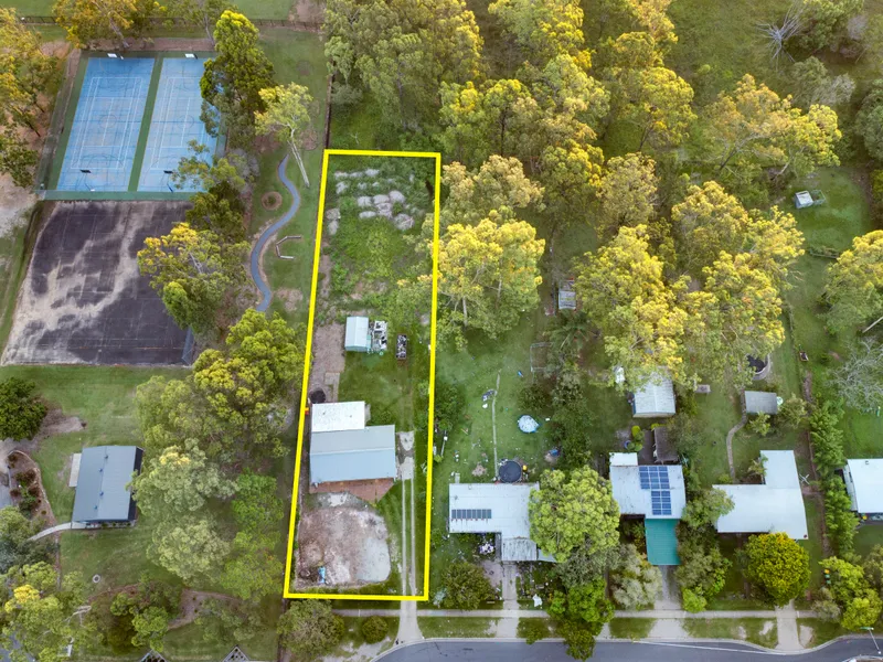 Think Big! Reside or Subdivide! Huge 2023m2 (Half Acre) Development Potential!