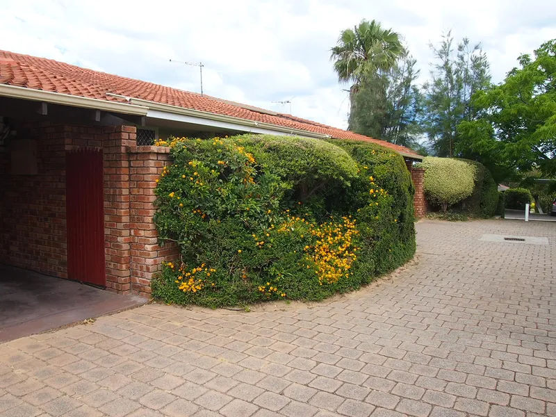 Brand new Kitchen and Bathroom. DEEEEElightful