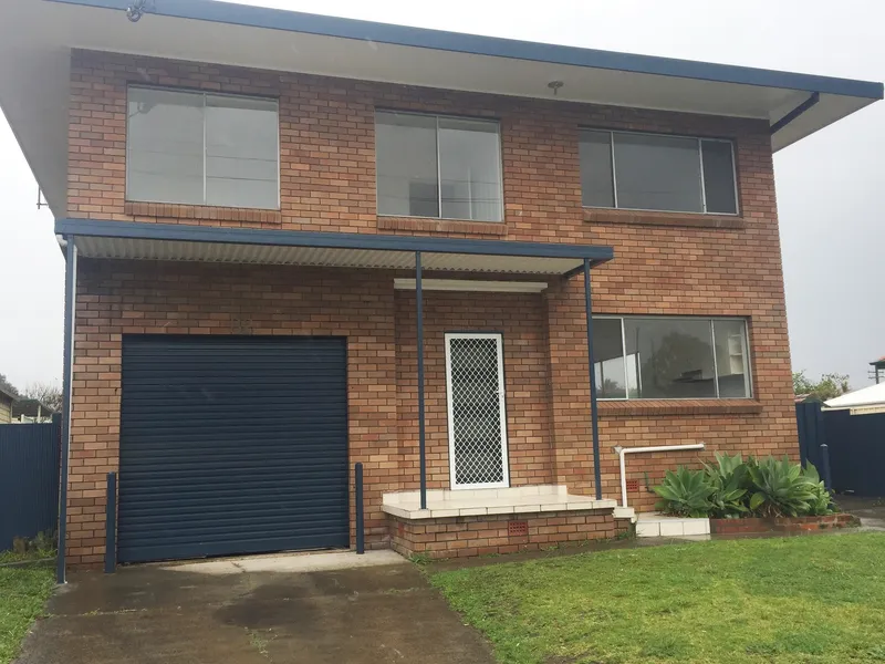 32 JASON AVENUE, BARRACK HEIGHTS