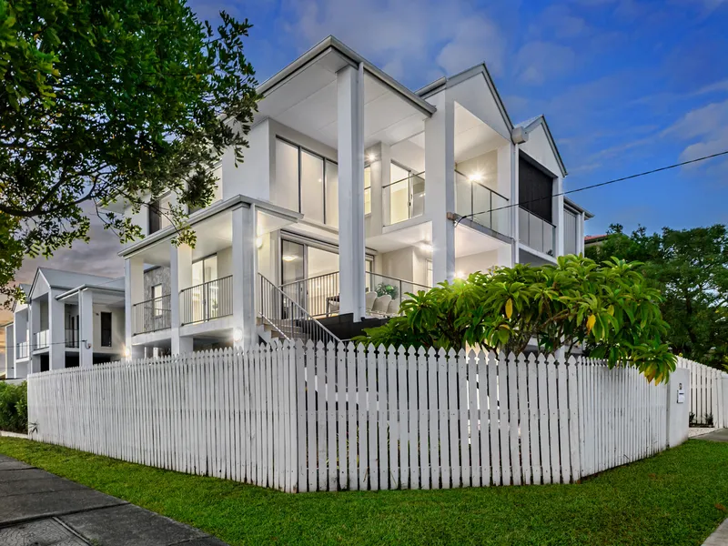 Executive’s Residence - Freehold Home – Panoramic Views