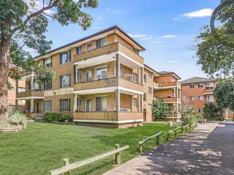 Location, Liveable & Loveable ~ Harris Park's 2 Bedroom Apartment