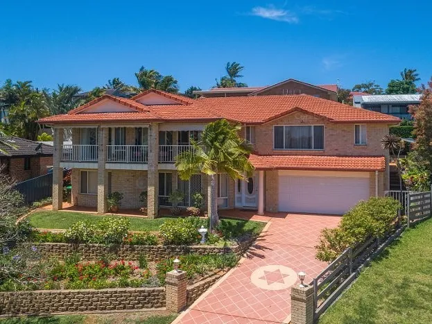 Executive Family Home in Lighthouse Beach