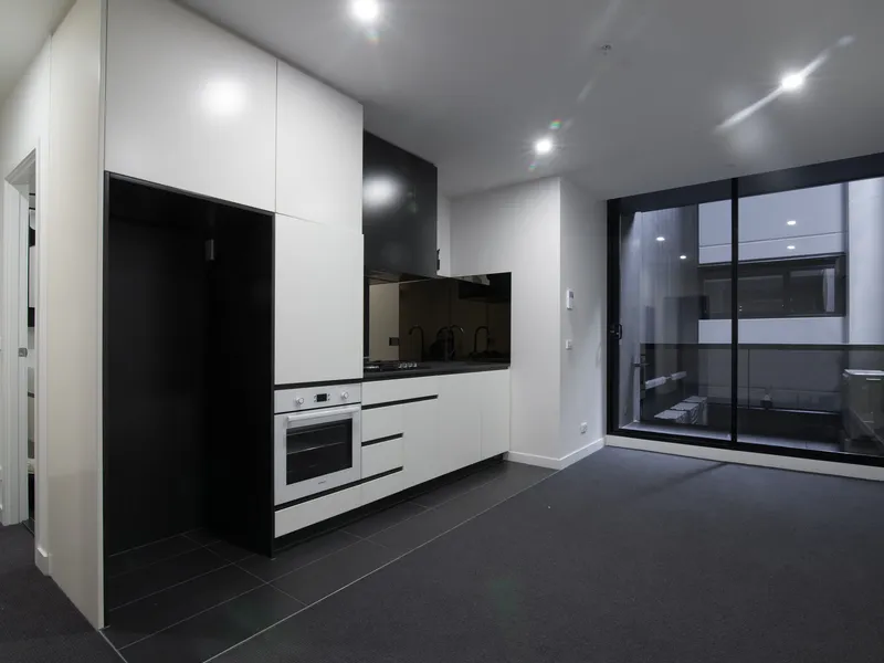 Furnished 1 bed apartment with study room/office