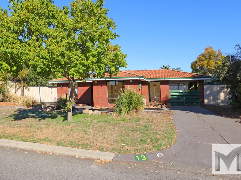 LOCATION PLUS - ROSSMOYNE SENIOR HIGH SCHOOL ZONE!