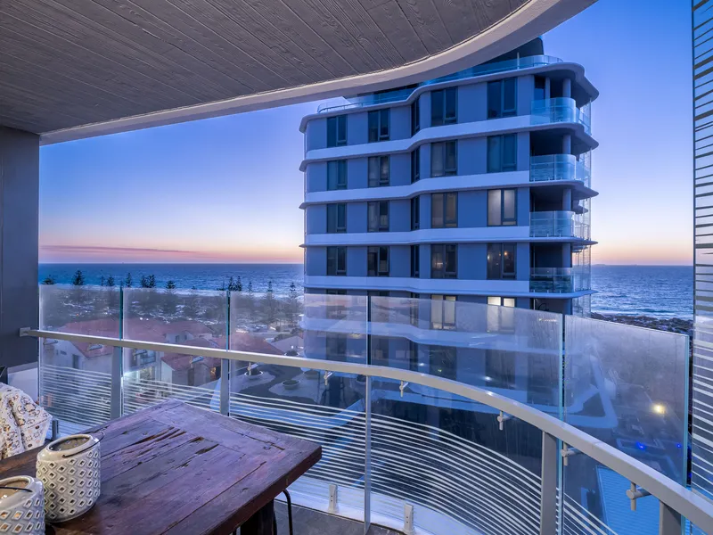 Luxurous apartment living on the shore of the Indian Ocean