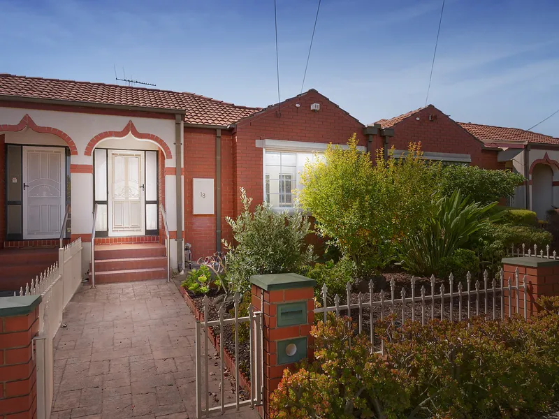 Versatile Style in Niddrie's Heartland!