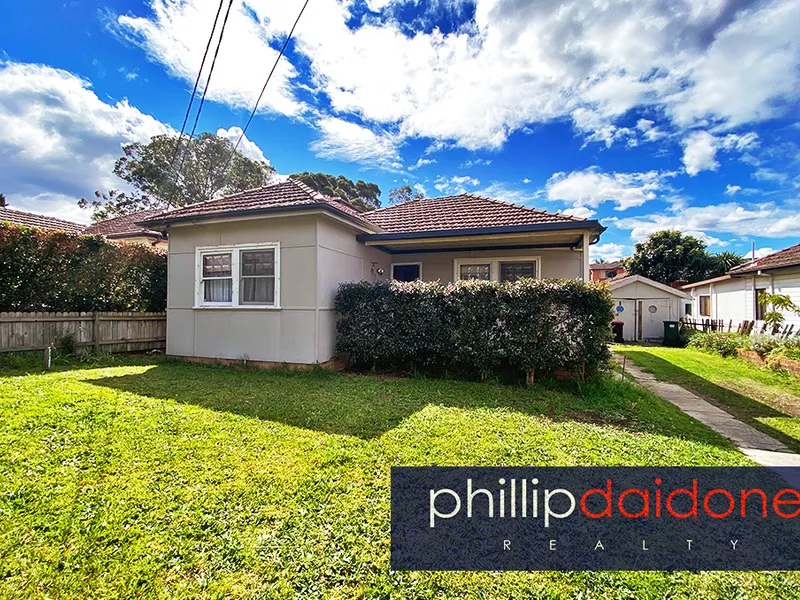 NEAT HOME, QUIET STREET...