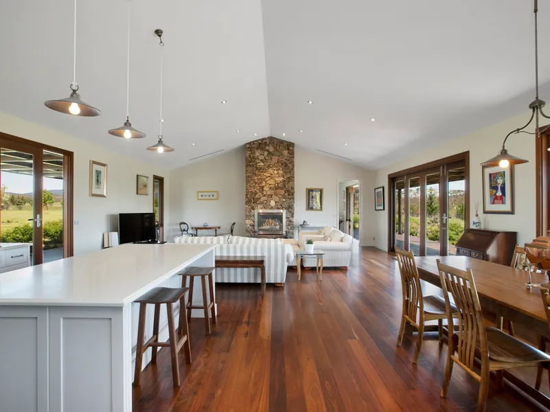 Elegant Homestead Overlooking The Shoalhaven River