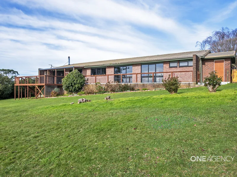 Large family home with mesmerising views of Smithton!