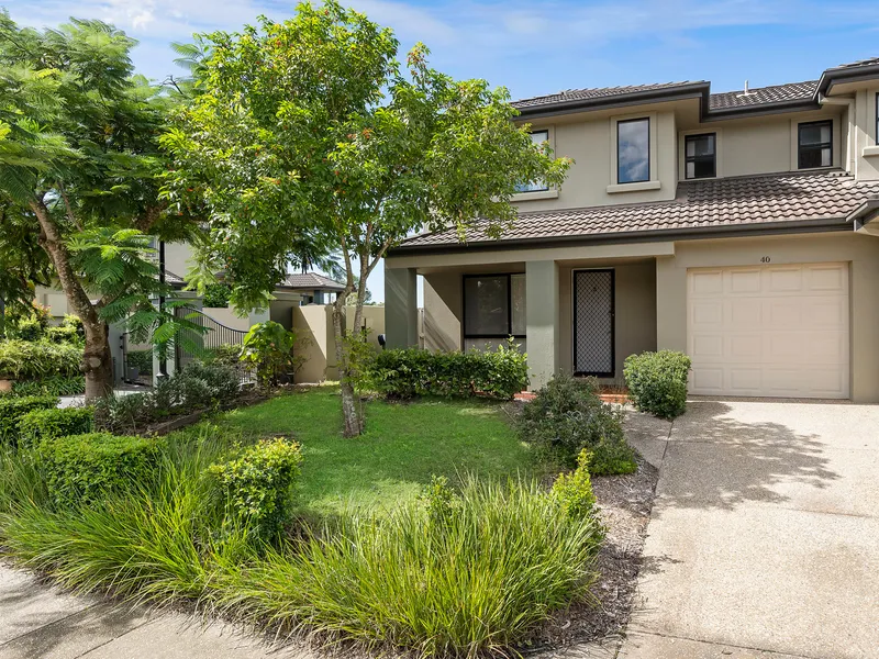 Large Townhouse Coastal Views!