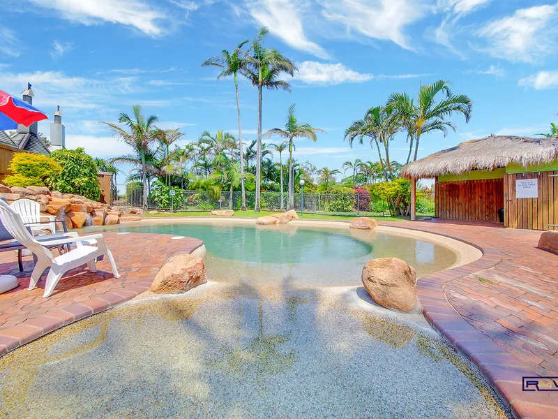 Holiday Living at its Finest!