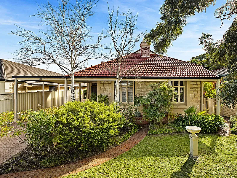 Modern style and classic design combine for family-friendly comfort!