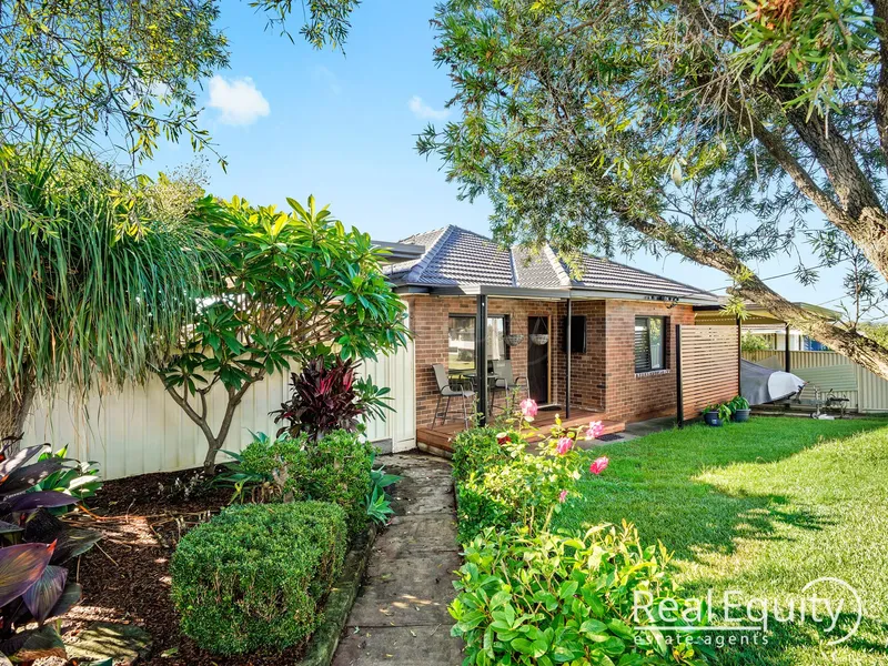 Perfectly Positioned with a Combination of Style and Comfort