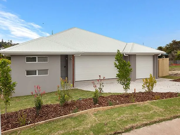 EXECUTIVE THREE BEDROOM, TWO BATHROOM HOME IN EXCLUSIVE BURNSIDE LOCATION