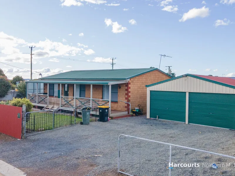 Country Convenience in Cressy.