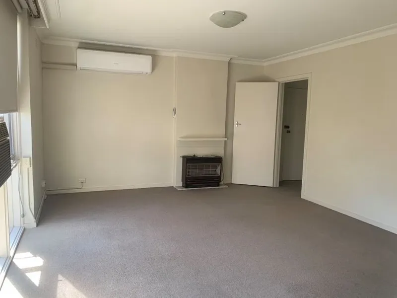 Spacious Hopetoun gardens apartment