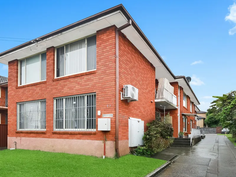 Showcasing stylish and contemporary finishes, this home offers a light filled interior.