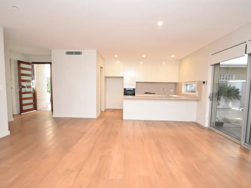 Stunning 3 bedroom Town house