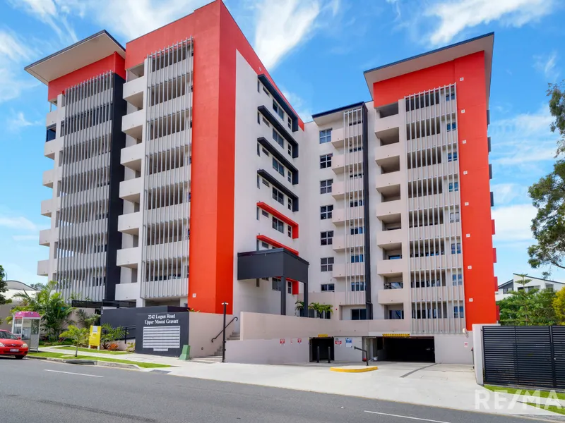 SAVVY, STYLISH TRANQUILITY UNIT OPPOSITE GARDEN CITY!