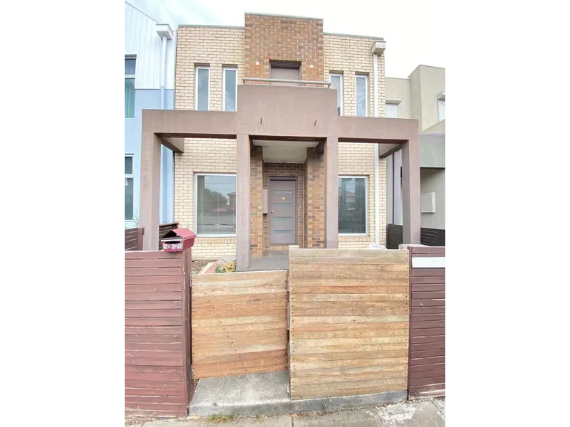 3 Bedroom Family House Close to everything