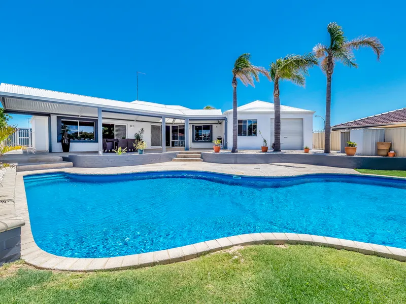 A FAMILY RETREAT with LAGOON STYLE POOL!