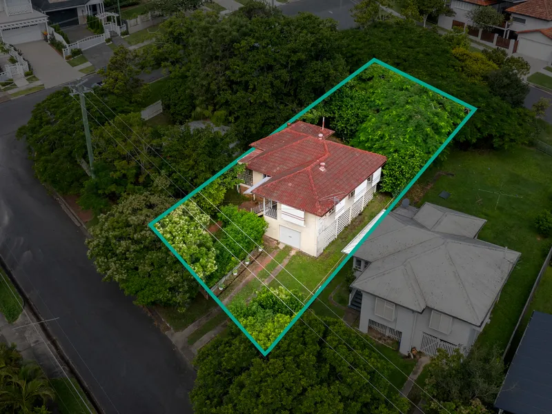 Rare 2 Street Frontage - Offering Many Possibilities