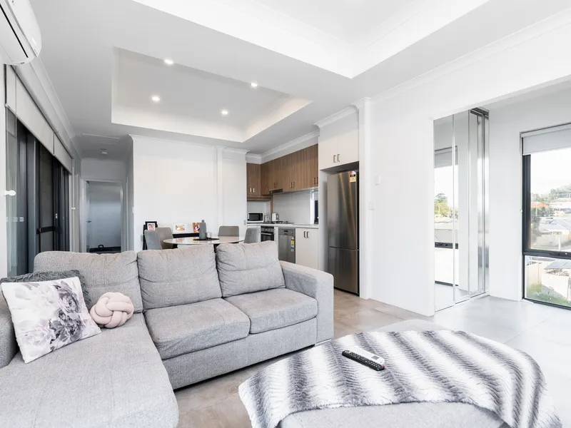 UNDER OFFER! UNDER OFFER! UNDER OFFER! By Edwina Fondyke