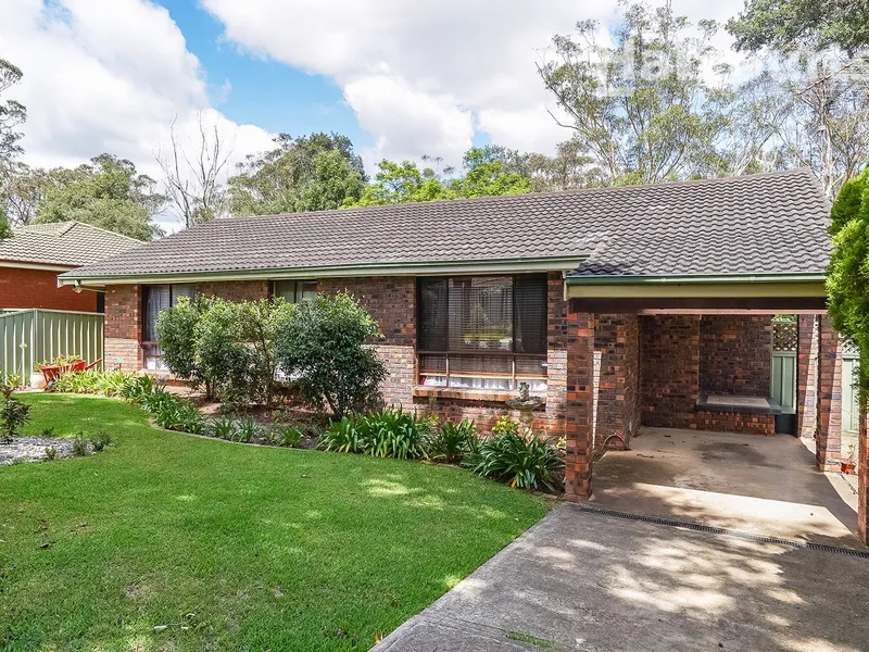 Perfect First Home - Bushland Outlook!
