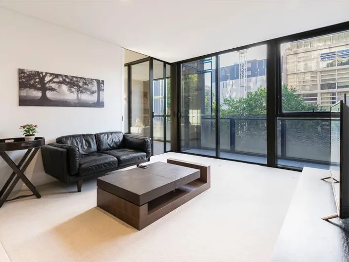 Fully furnished 2 bedroom apartment in North Sydney