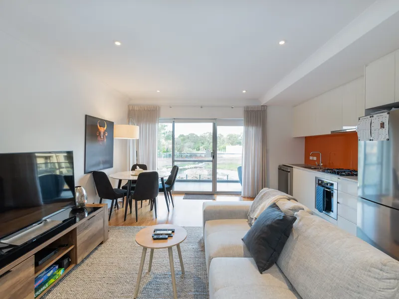 The Focal Cannington Apartment  2-minute walk to Carousel shopping centre, location, quality, modern. Perfect for home office with private entry 