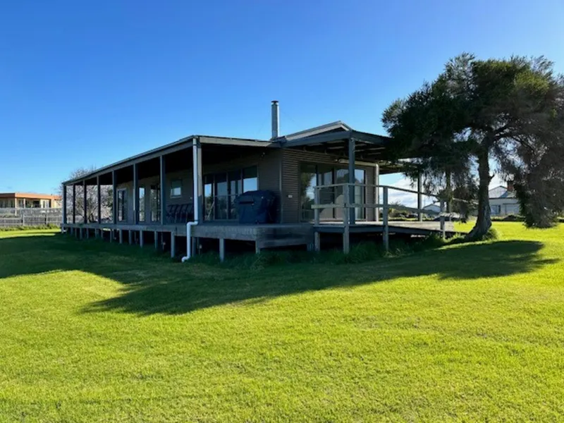 PRIVATE 3 BEDROOM HOME WITH OCEAN VIEWS