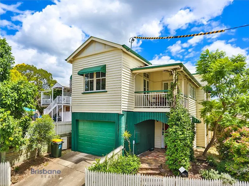 Charming 2 Bedroom 2 Bathroom Queenslander