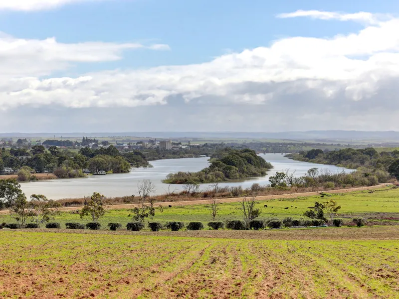 Acreage With Outstanding River Views