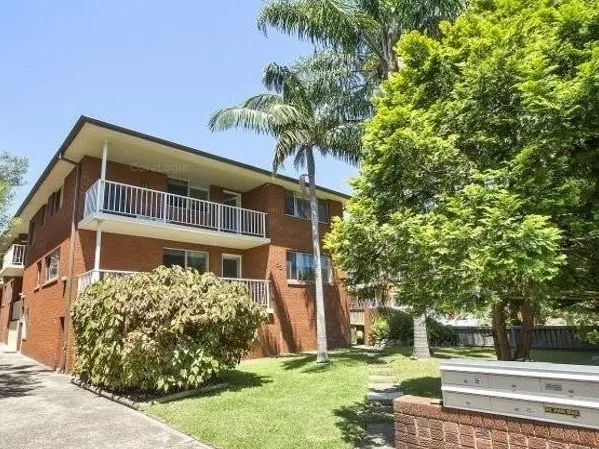 NORTH FACING TWO BEDDER