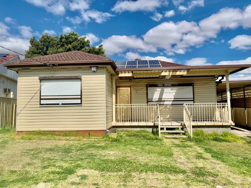 3 ROOMS HOUSE WITH SPACIOUS LIVING AREA