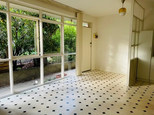 QUIET, SECURE AND TUCKED AWAY IN ONE OF THE BEST STREETS IN MELBOURNE!