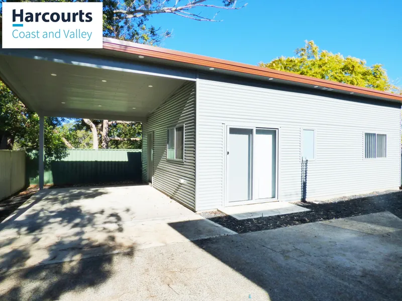 CONVENIENCE - MOMENTS FROM GOSFORD CBD
