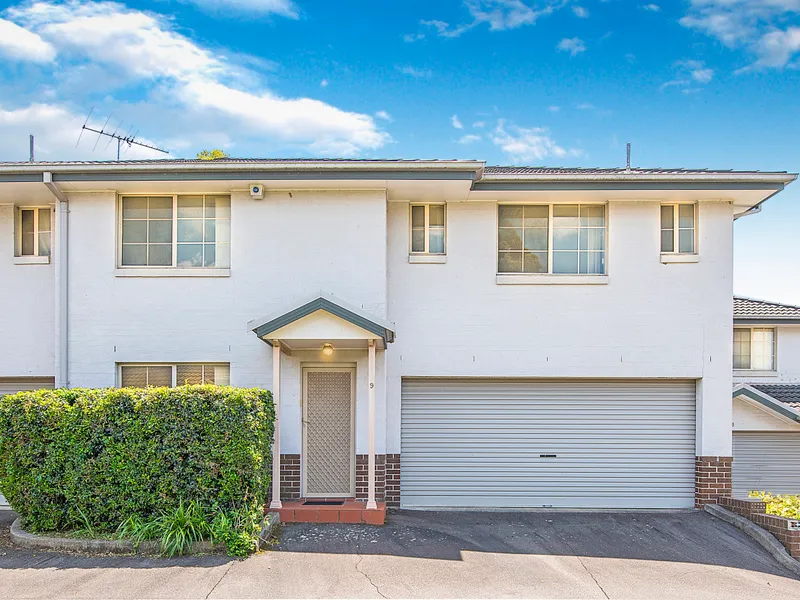 “SPACIOUS TOWNHOUSE – SEFTON HIGH SCHOOL ZONE”
