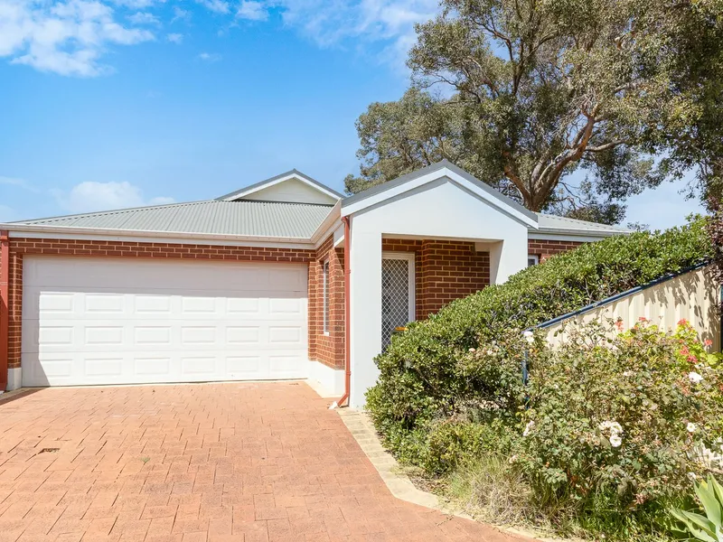 GREAT OPPORTUNITY – 3 X 2 EASY CARE UNIT