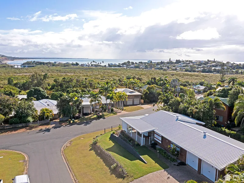 Ocean and CBD views, close to school, beach & town!