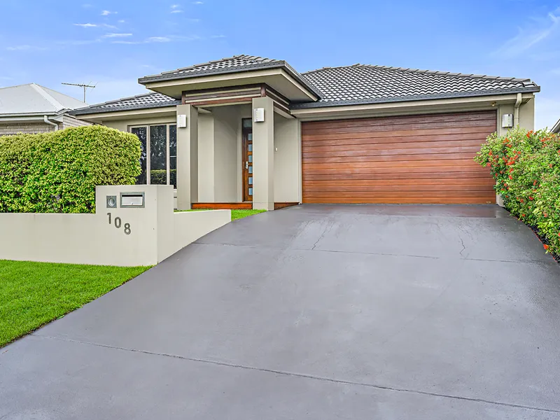 Executive Home on Friendship Park Lake