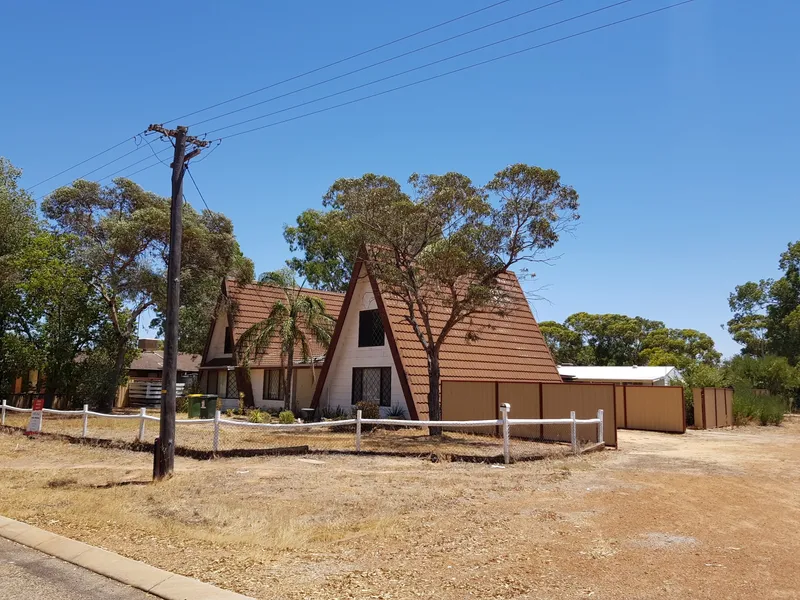 UNIQUE CRAFTSMAN STYLE HOME