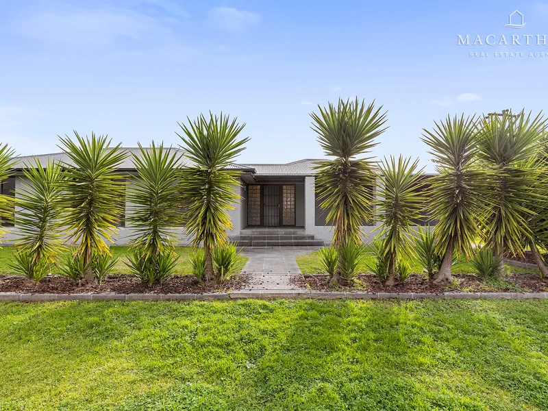 Spacious Family Living in the Heart of Lake Albert