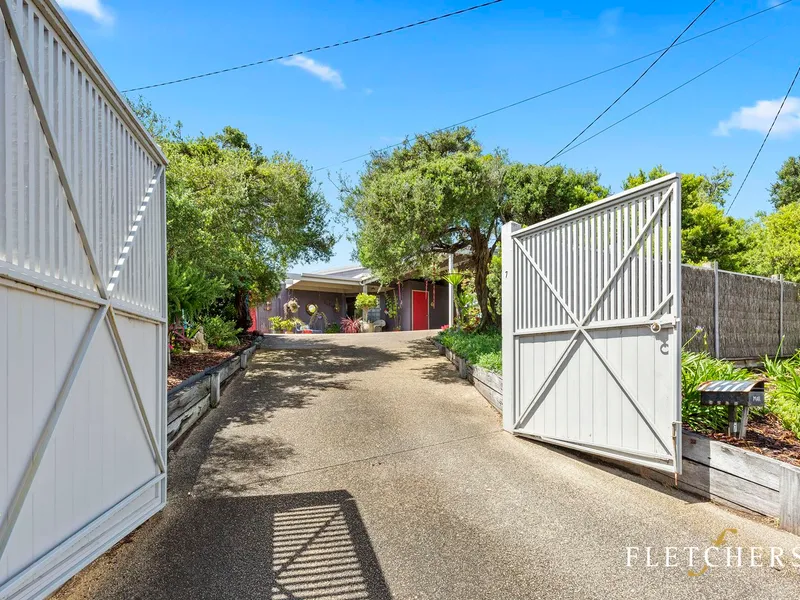 Beautifully Presented Serene Sorrento Entertainer