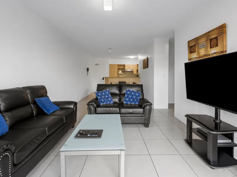 Incredible Investment or Ideal Residence in Prime Broadwater Location!