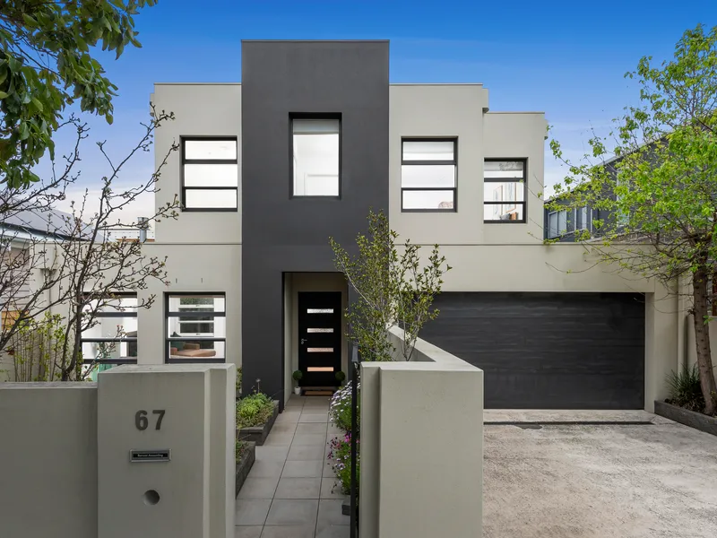 Sophisticated Modern Living in Prime Location