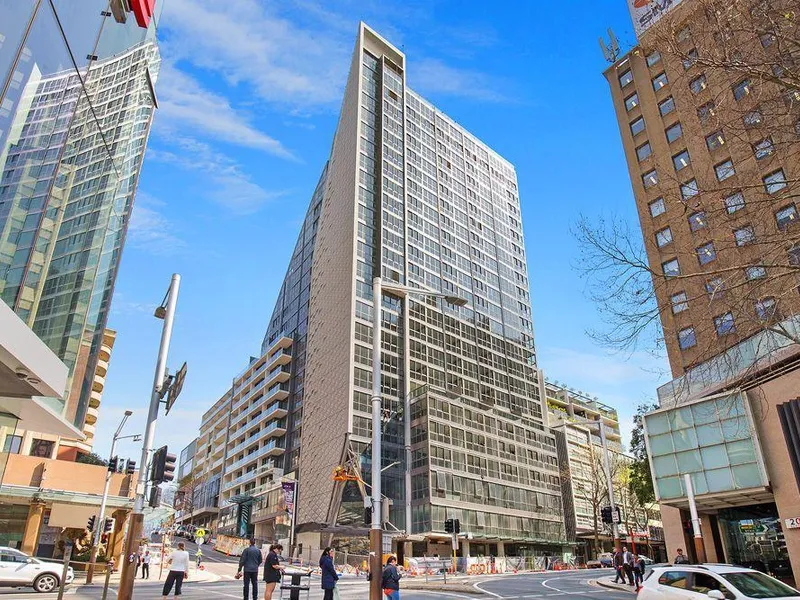 Modern and luxury Apartment in heart of North Sydney!