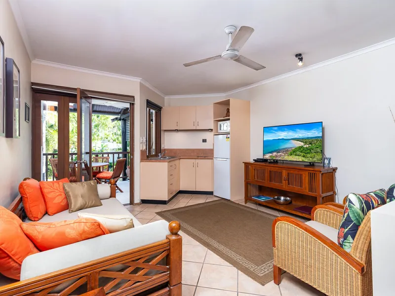 TROPICAL HOLIDAY PAD - GREAT LOCATION